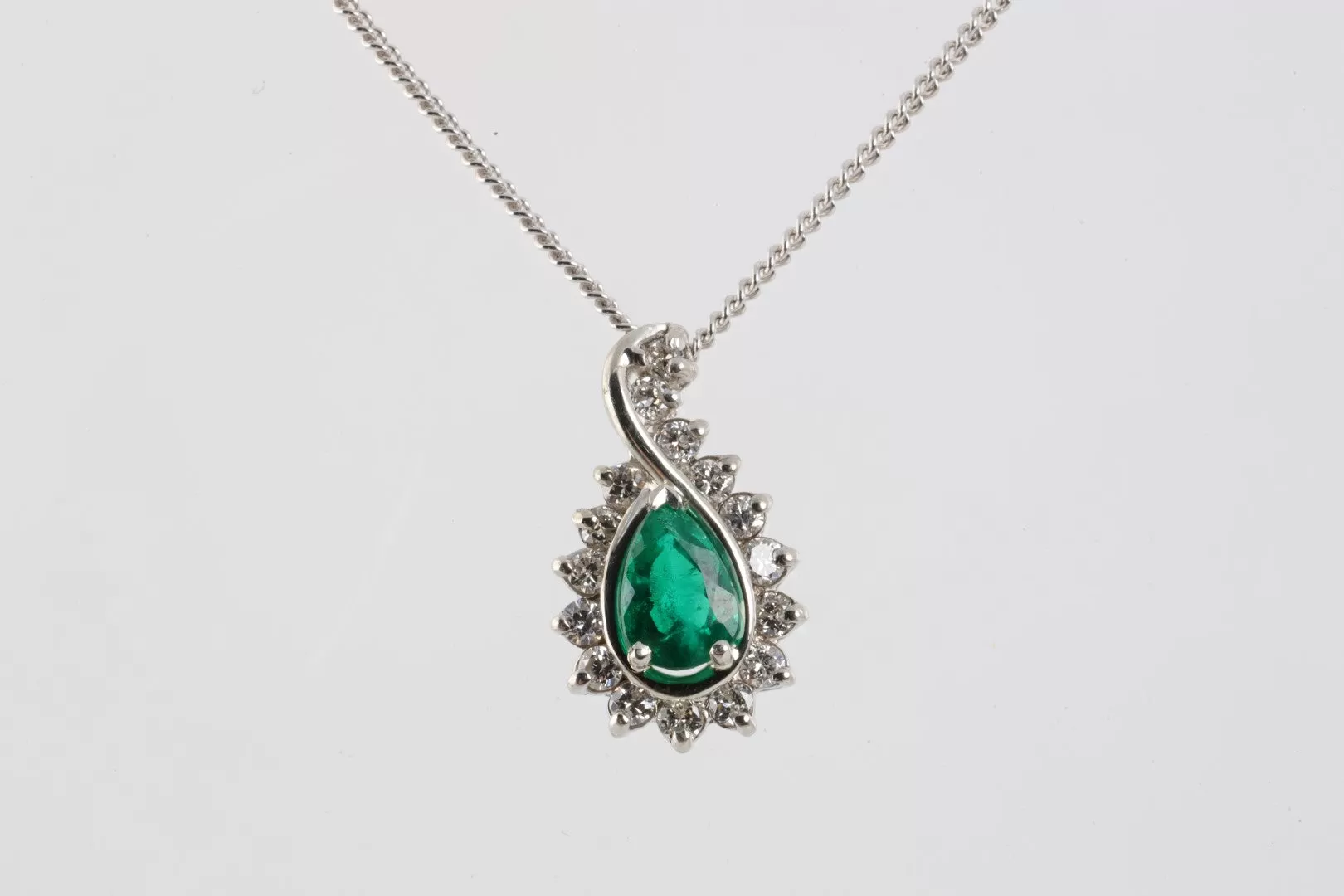 17'' 14k White Gold .60tcw Emerald & 0.50tcw Diamond Necklace (4.31g.)