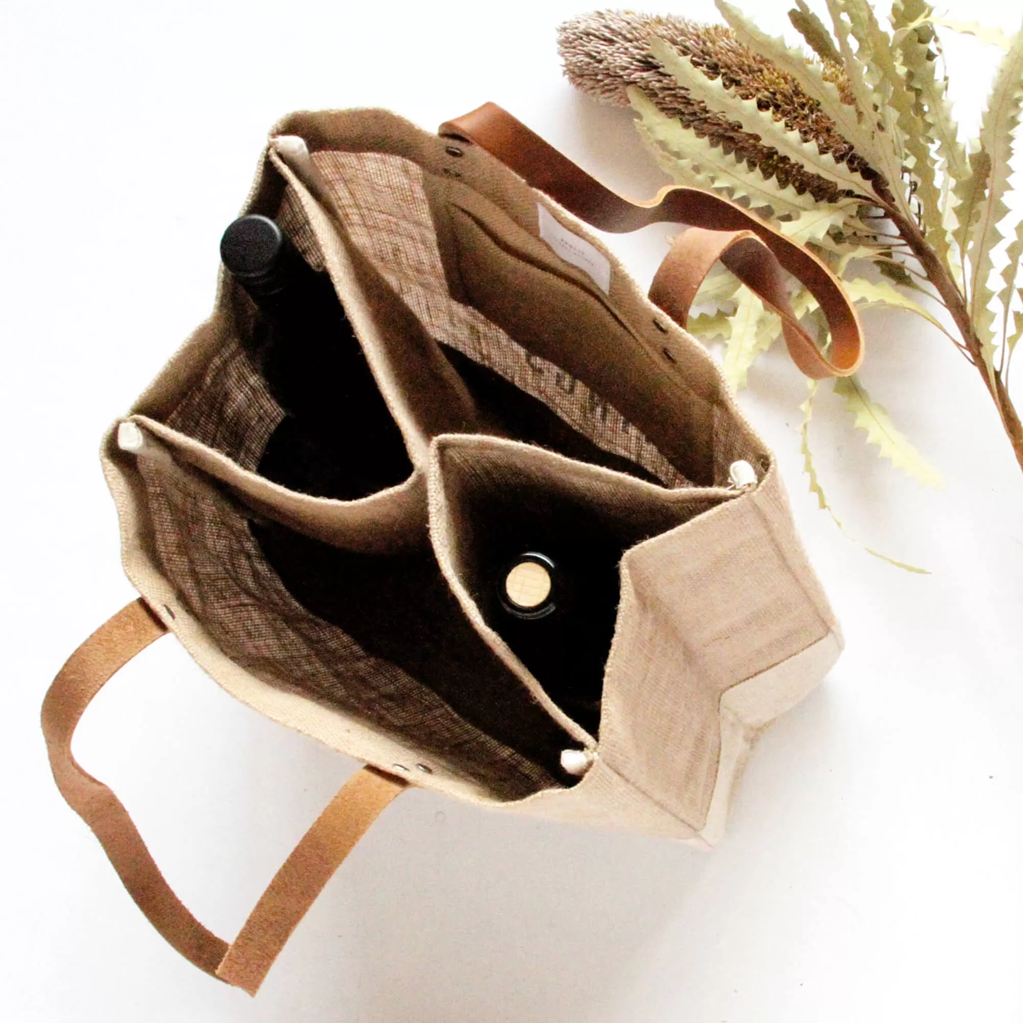 Wine Tote in Natural - Early Access